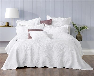 Cotton Embroidered Bed Quilt Set