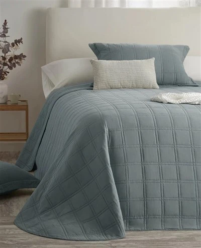 Embroidered Quilt Bedding