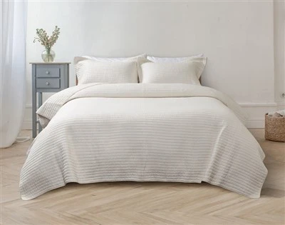 Off-white Stitched Stripe Cotton Quilt Set